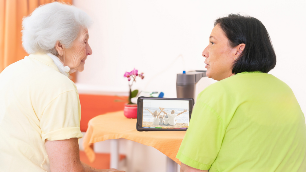 Die Neuerungen für die Verhinderungs- und Kurzzeitpflege sollen die Vereinbarkeit von Pflege und Beruf erleichtern. Erholungsphasen und Urlaube werden besser möglich.